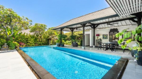 Kejora 12 Beachfront 3 br Luxe Villa
